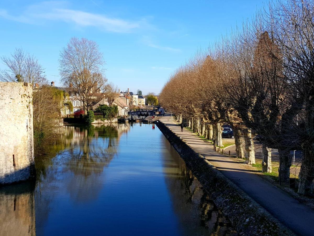 La Maison Virginie 1 A 2 Pers Hyper Centre- Cour- Parking- Linge- Fibre- Proximite Canal Piscine *