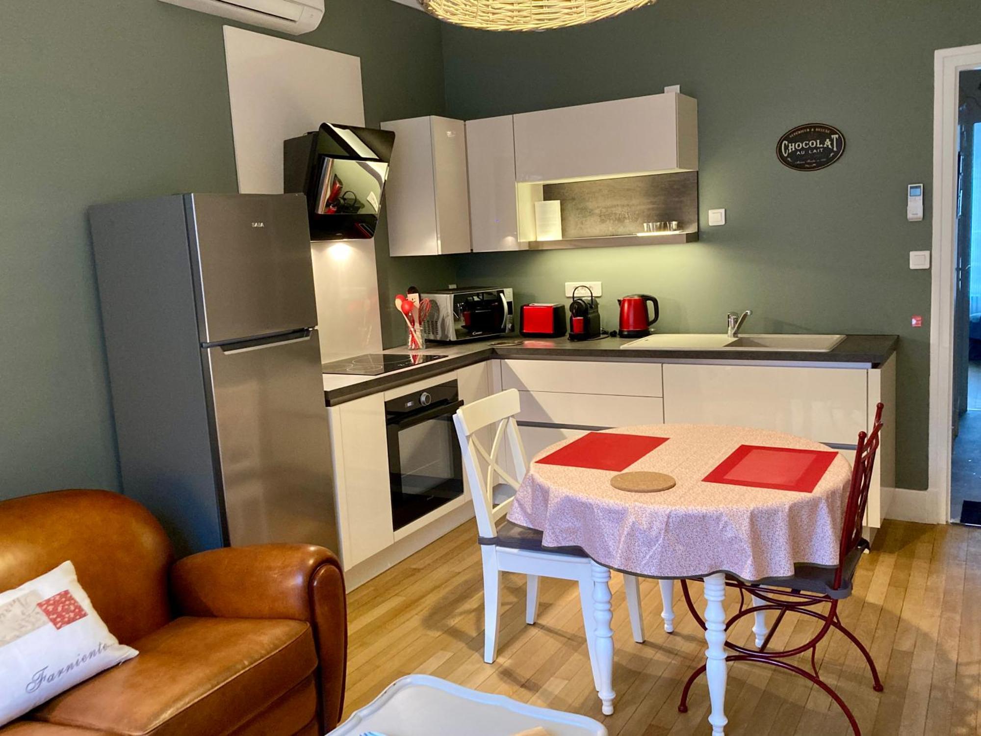 Apartment La Maison Virginie 1 A 2 Pers Hyper Centre- Cour- Parking- Linge- Fibre- Proximite Canal Piscine