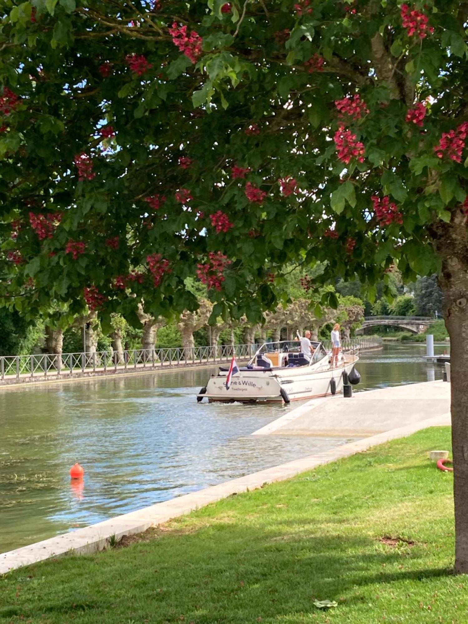 La Maison Virginie 1 A 2 Pers Hyper Centre- Cour- Parking- Linge- Fibre- Proximite Canal Piscine Apartment