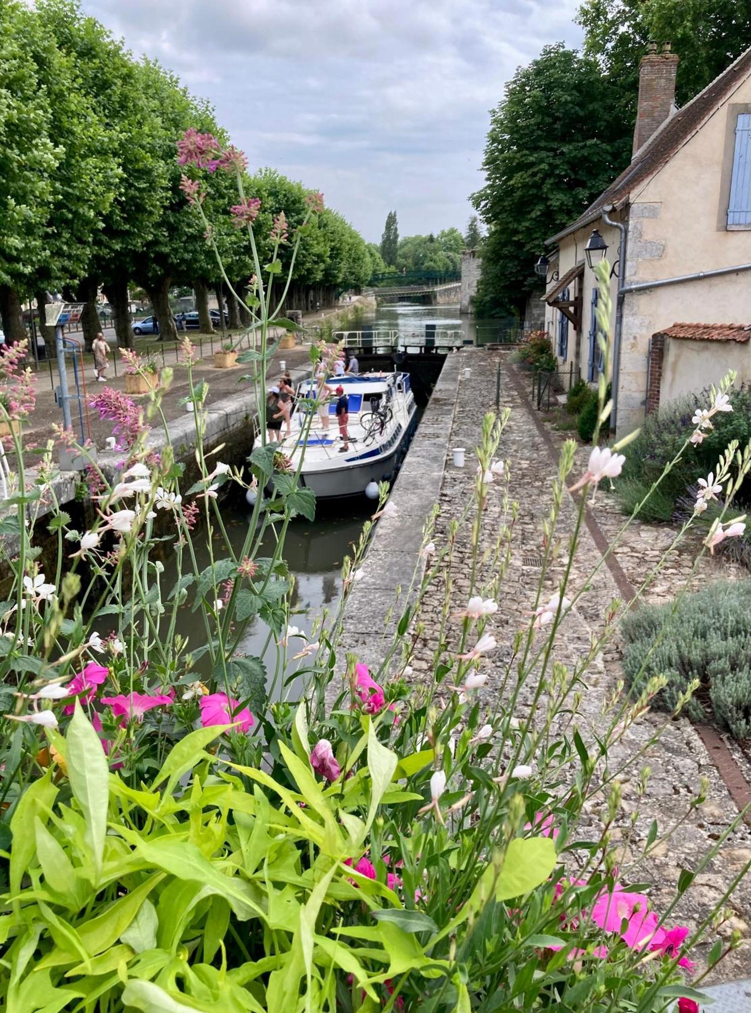 La Maison Virginie 1 A 2 Pers Hyper Centre- Cour- Parking- Linge- Fibre- Proximite Canal Piscine Apartment